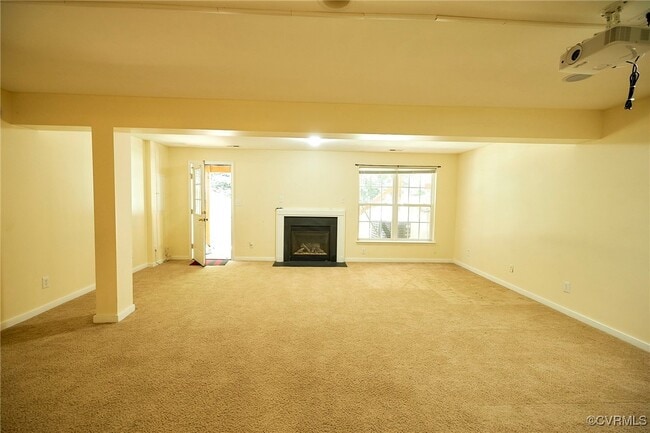 Building Photo - 444 Kingscote Ln