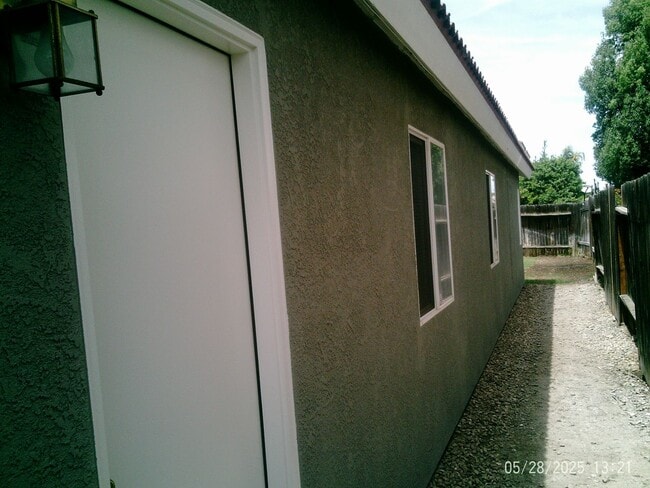 Building Photo - 8304 Black Knot Ct