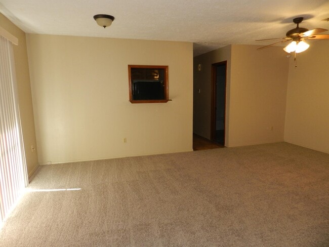 Building Photo - 4812 NW Motif Manor Blvd