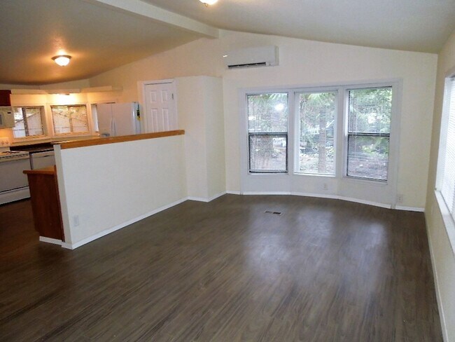 Building Photo - Remodeled 3 Bedroom Home with 2 Car Garage!