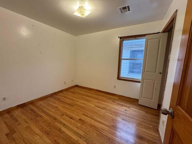 Building Photo - 162 W 53rd St