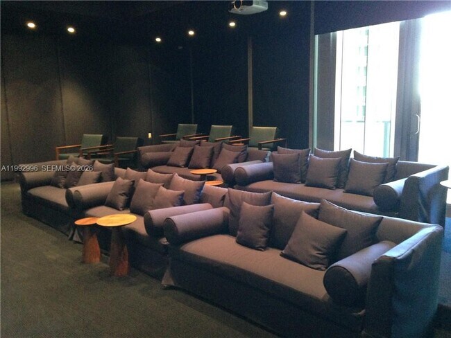 Building Photo - 1300 Brickell Bay Dr