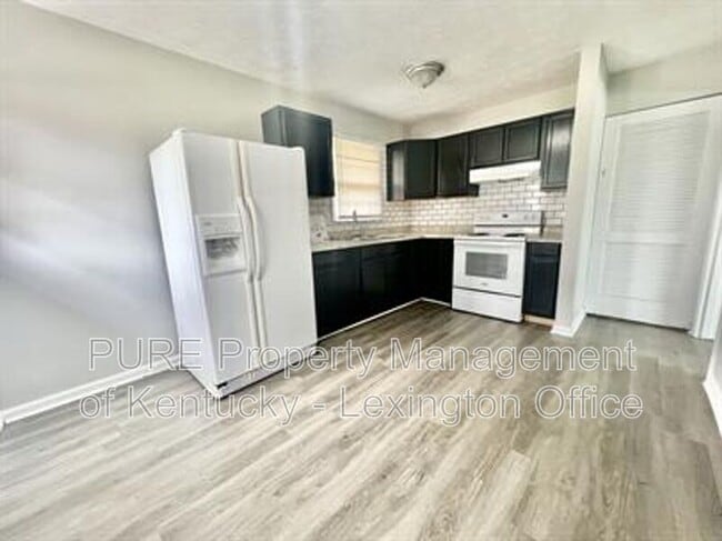 Building Photo - 2483 Thornberry Ct