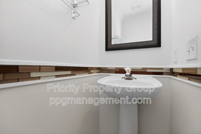 Building Photo - 12304 Verdant Ct