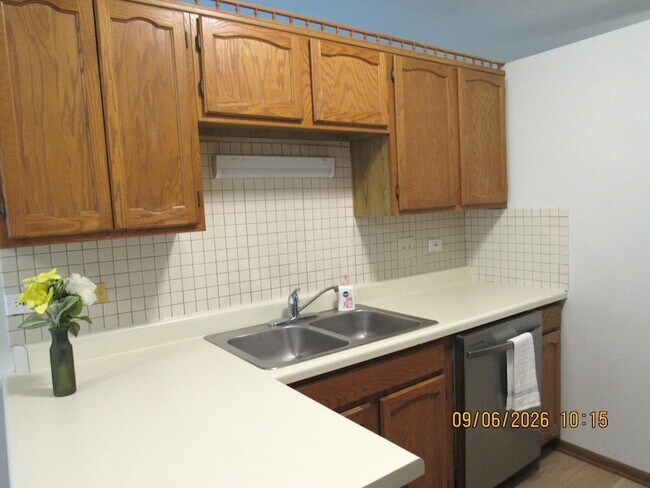 Building Photo - 1735 Chesapeake Ln