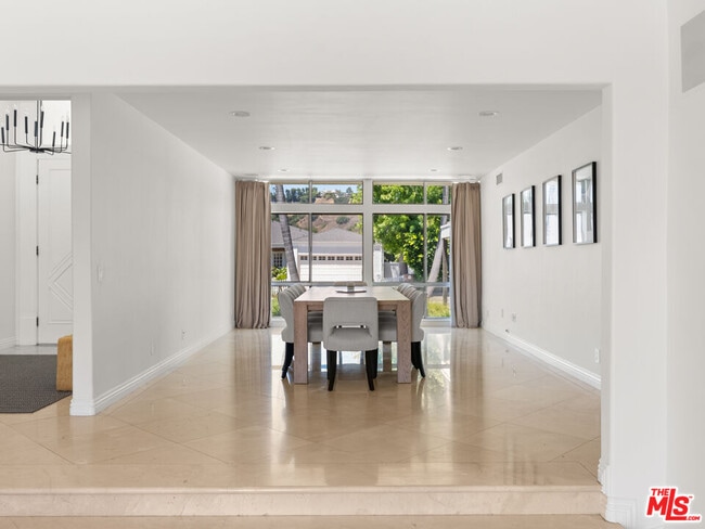 Building Photo - 9606 Arby Dr