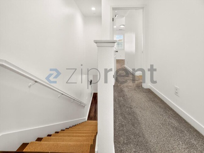 Building Photo - 156 Hass Ln