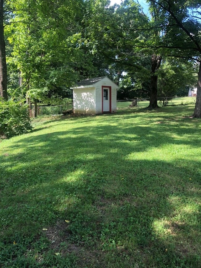 Building Photo - 2313 N Headley Rd