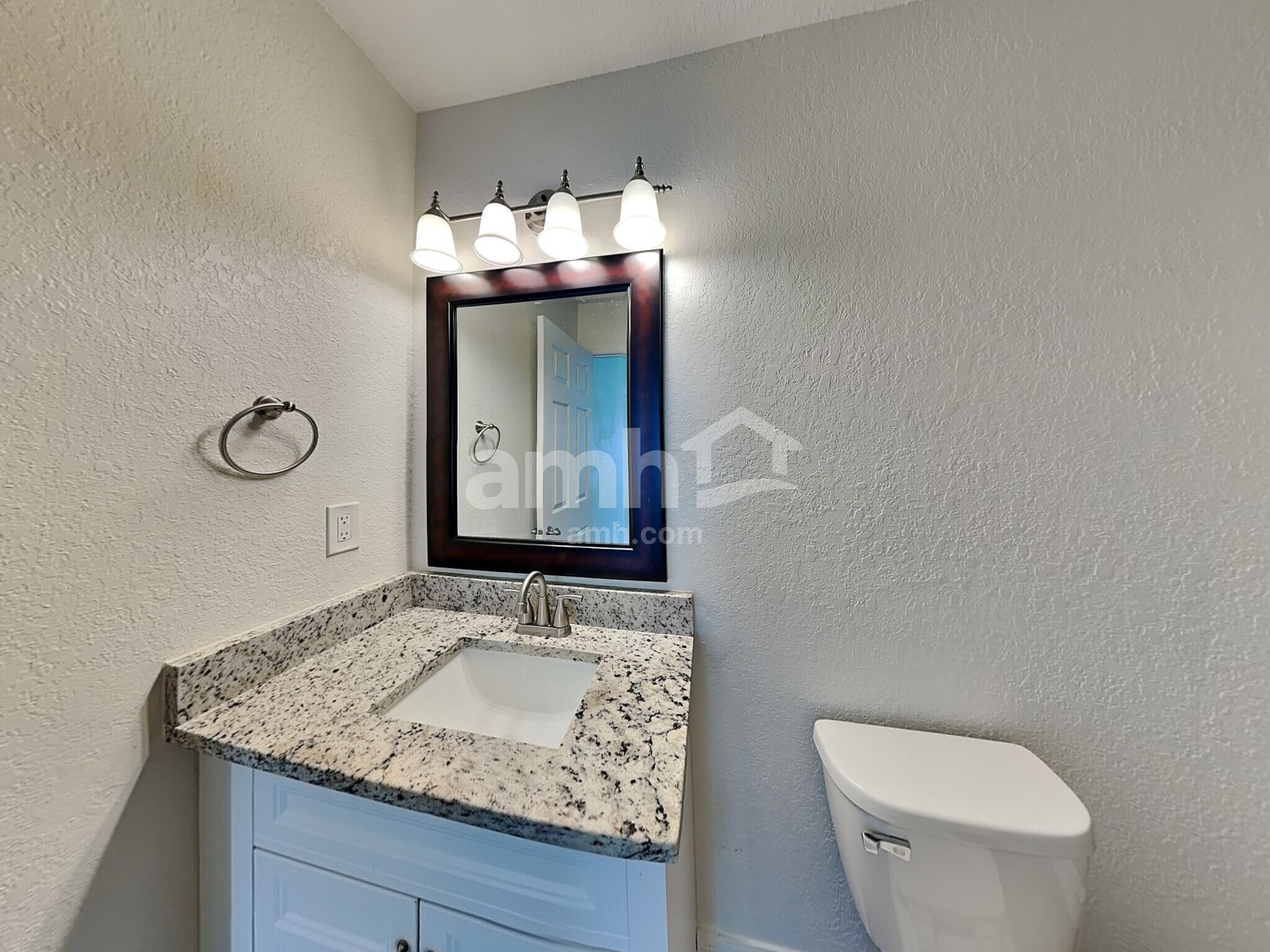 Building Photo - 2207 13th Ave E