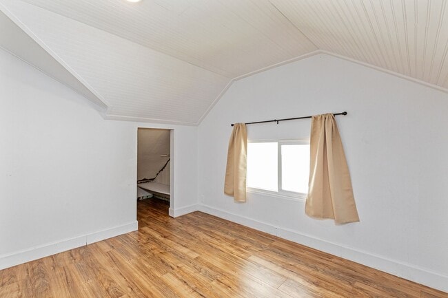 Building Photo - 5155