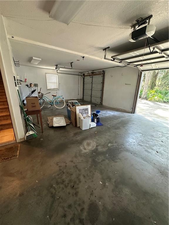Building Photo - 109 Palmera Ln