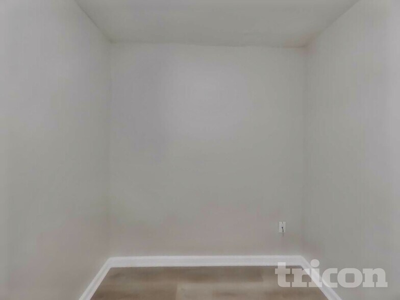 Building Photo - 1401 Lancaster Ct