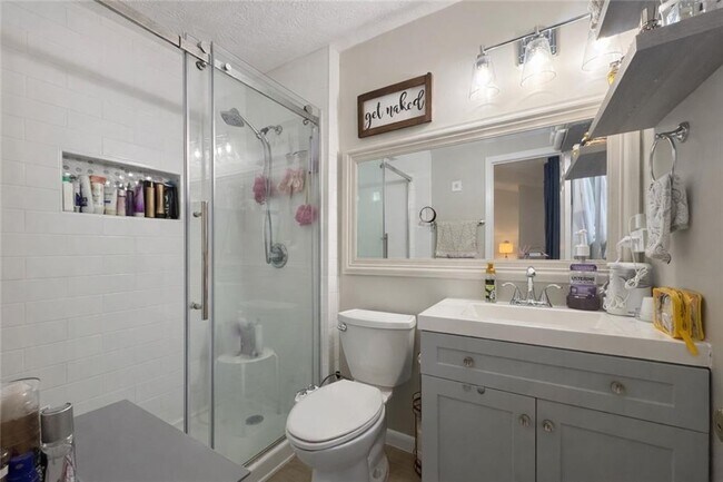 Building Photo - 1401 Wedgewood Ct