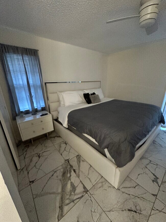 Primary Photo - 188 Boundary Blvd