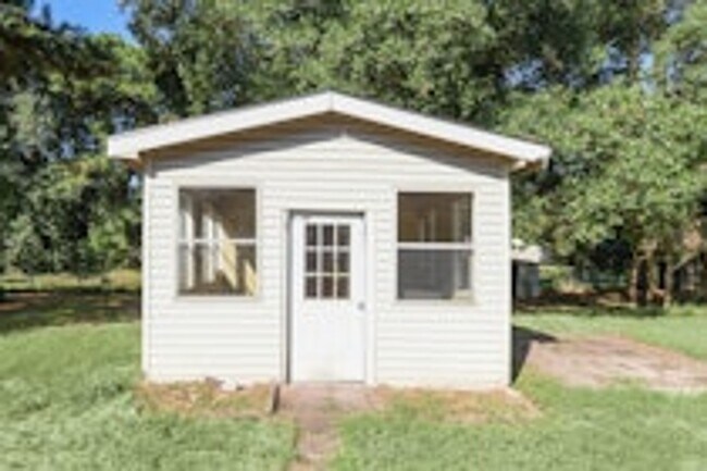 Building Photo - 30 Dove Ct