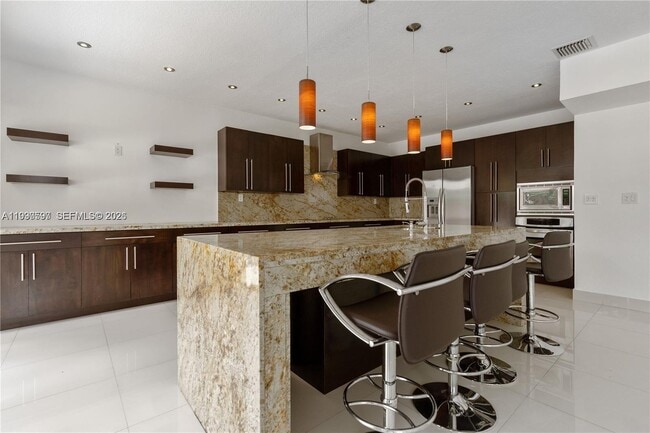 Building Photo - 7333 NW 108th Ct