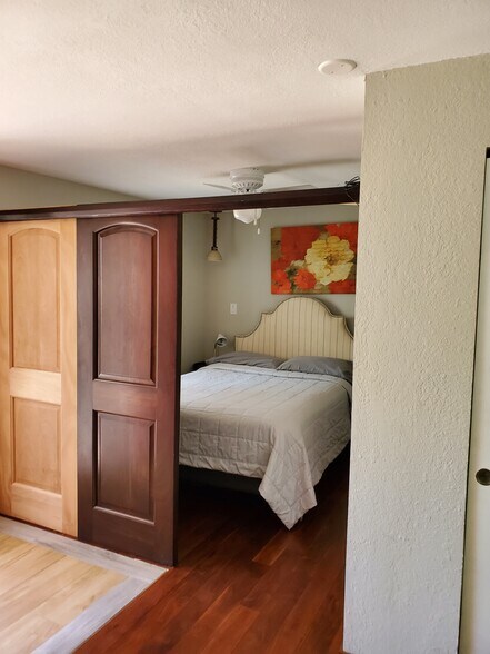 Building Photo - 809 4th Ave N