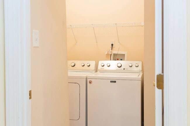 Building Photo - 1311 W Leigh St. Duplex