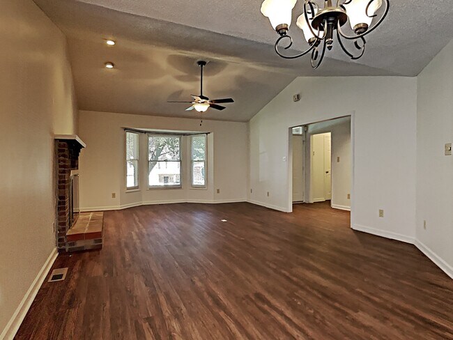 Building Photo - 3705 Stoneridge Drive