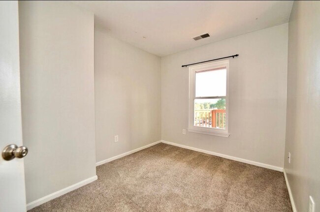 Building Photo - Halethorpe, MD