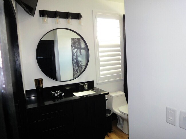 Building Photo - 4708 Marlborough Way