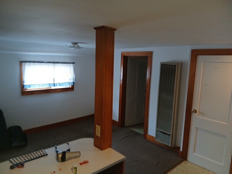 Building Photo - 57 E Morris St