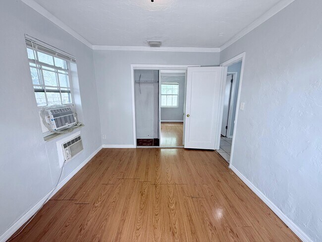 Building Photo - 447 Conniston Rd