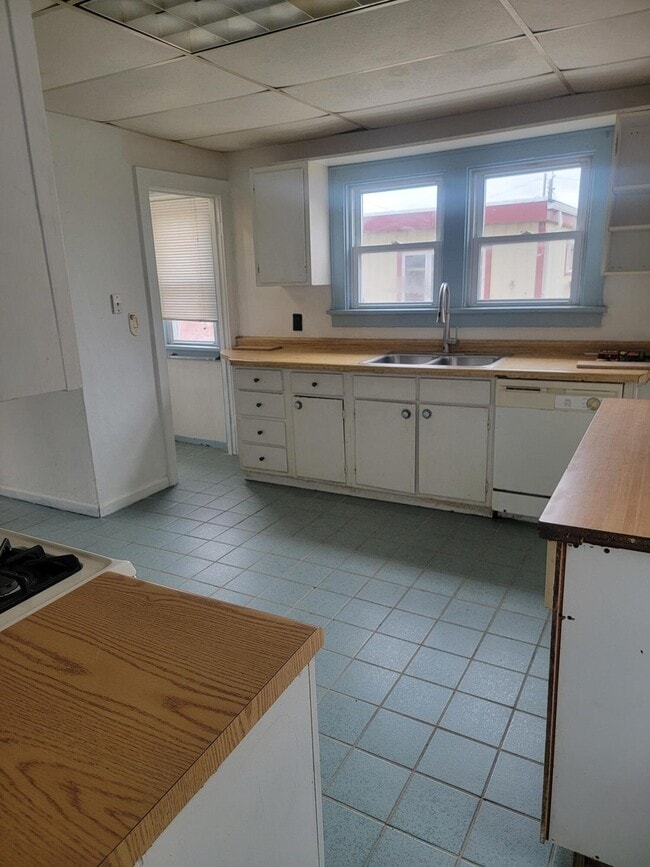 Building Photo - 8323 US-41