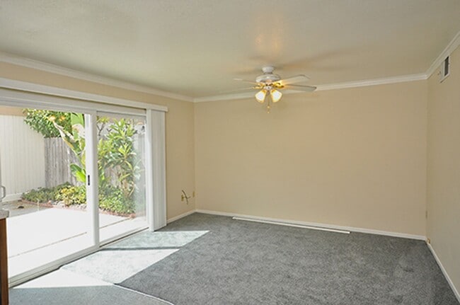 Building Photo - Bright Two-Story 3BR Condo with Spacious F...