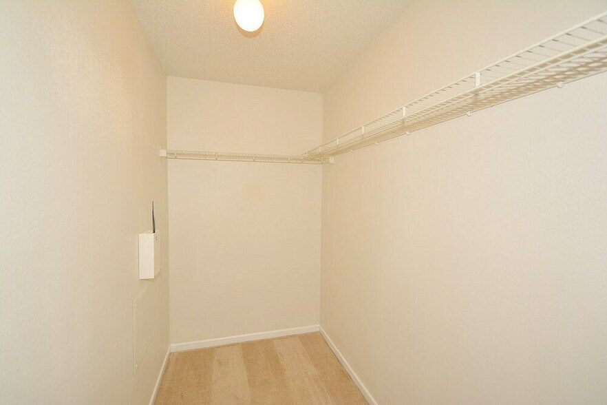 Building Photo - 10226 Homestead Dr