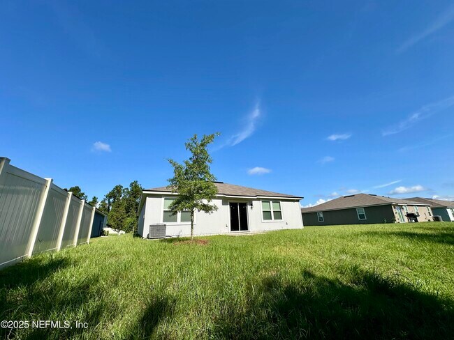 Building Photo - 3330 Lawton Pl