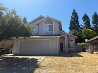 Building Photo - Bright & Spacious 3 Bedroom Home with Vaulted Ceilings, New Carpet & Private Backyard in Antelope!