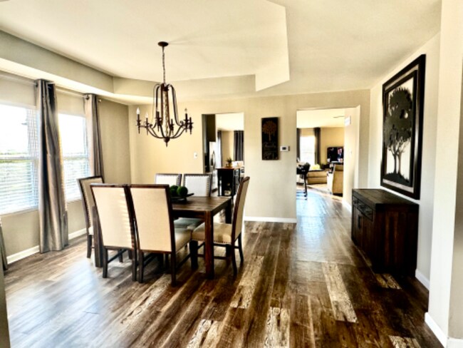 Building Photo - 1837 English Oak Dr