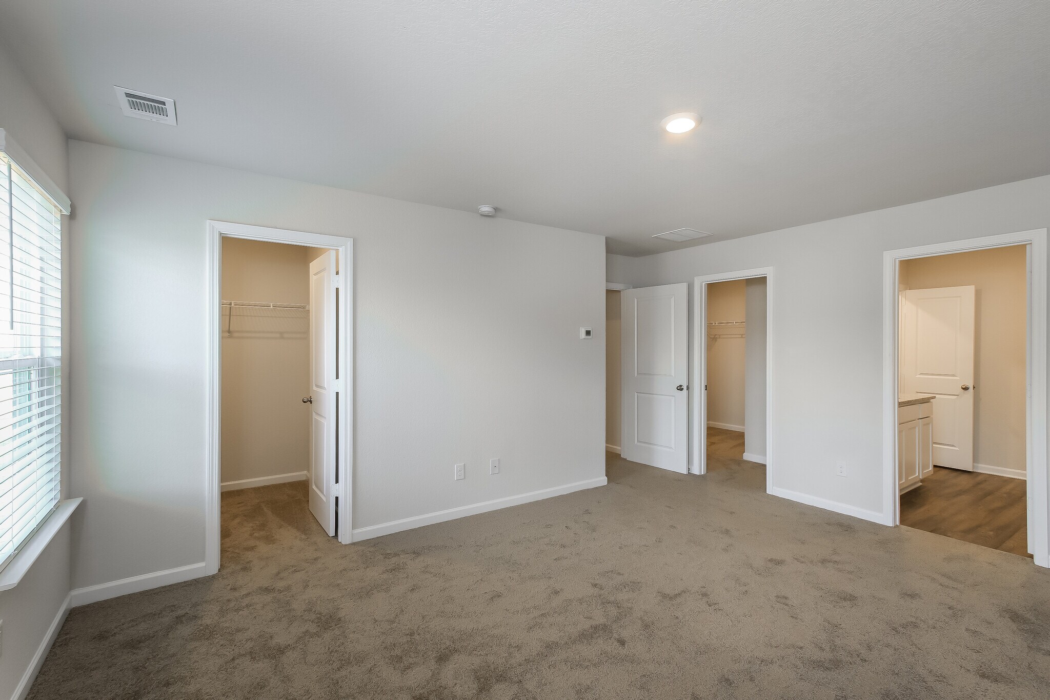 Building Photo - 3245 Bridgewood Dr
