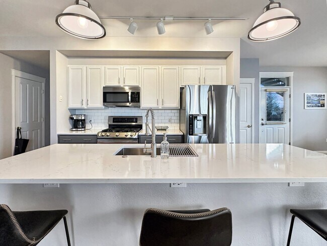 Building Photo - Large 2 bed 2 bath condo for rent near Sloans Lake