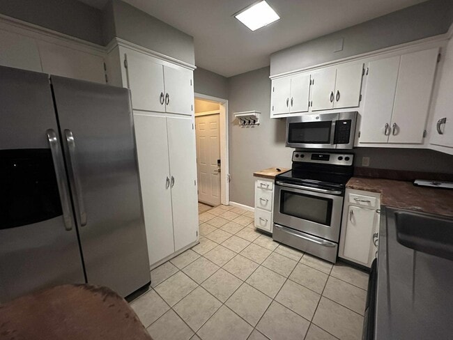 Building Photo - Welcome to your new home!