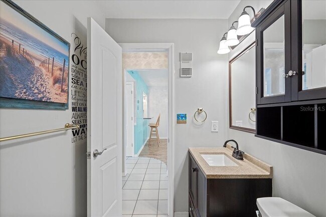 Building Photo - 1749 S Highland Ave