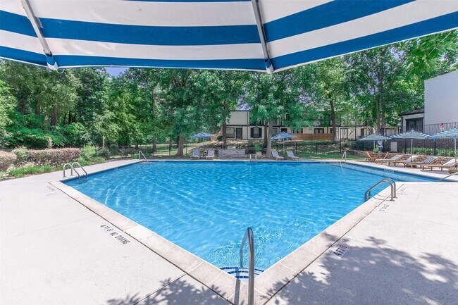 Building Photo - 18001 Cypress Trace Rd