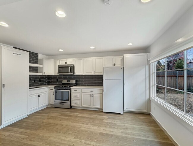 Building Photo - 1516 N 7th St