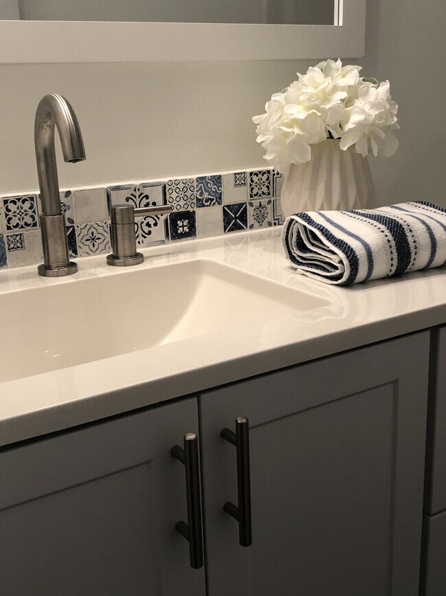 Building Photo - 7398 Eisenhower Dr