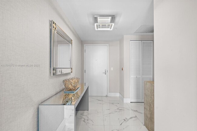 Building Photo - 300 Sunny Isles Blvd