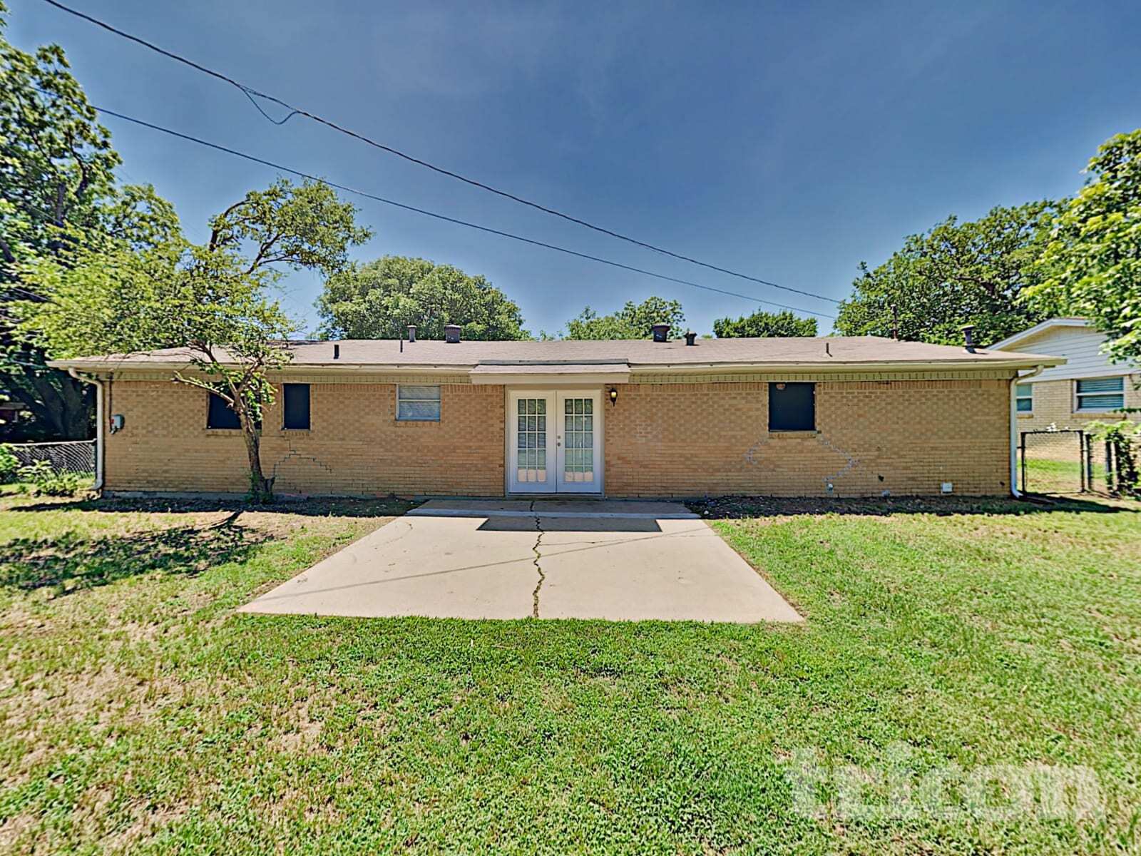 Building Photo - 204 NW Jayellen Ave