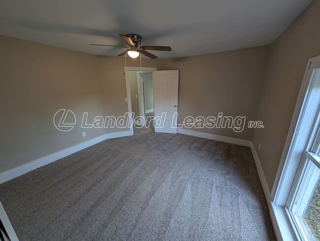 Building Photo - Spacious 2-Story Townhome in the Heart of Amherst