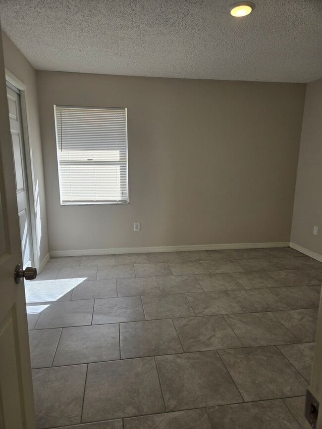 Building Photo - Cute 1/1 in Convenient Location