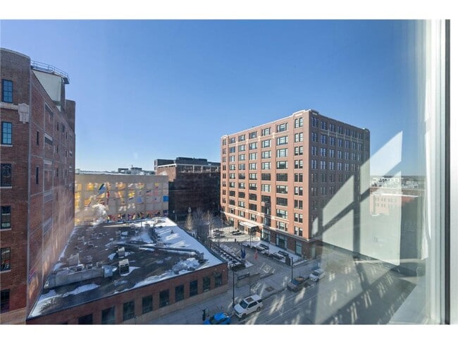 Building Photo - 700 N Washington Ave