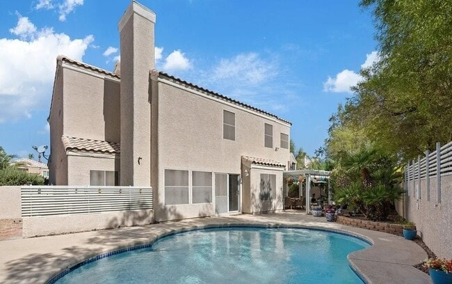 Building Photo - 2502 Cortina Ave