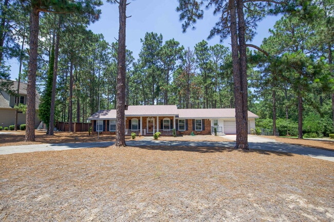 Building Photo - Retro Ranch only minutes from downtown Sou...