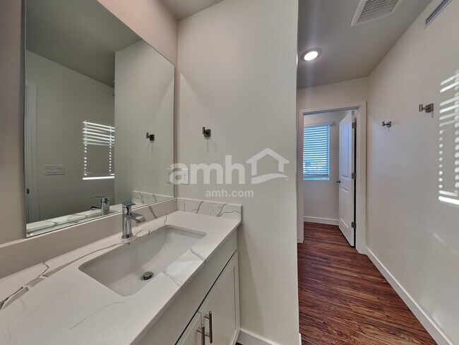 Building Photo - 8967 S John Annie Ln