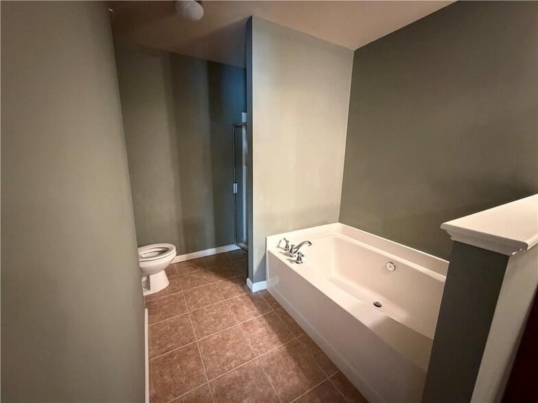 Building Photo - 804 Village Field Ct NW