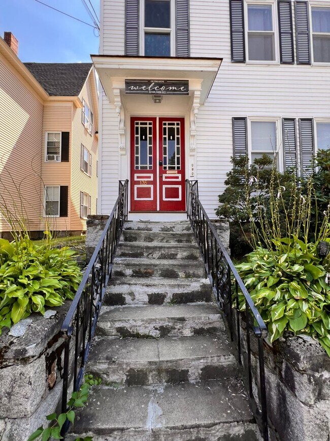 Building Photo - 135 Sagamore St